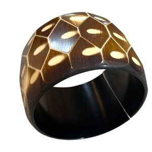 ANTIKA COLLECTION CHUNKY BANGLE BRACELET BROWN CREAM NEW WITH TAG